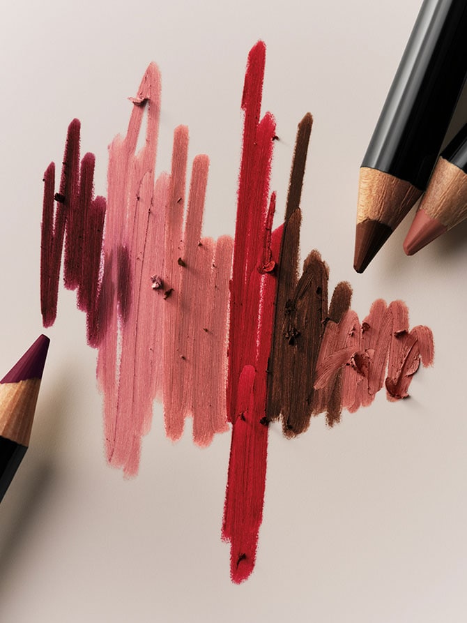 Lip pencils with smooshes